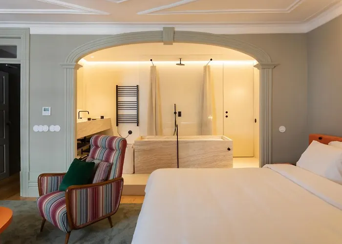 Almadina Smart Luxury Porto