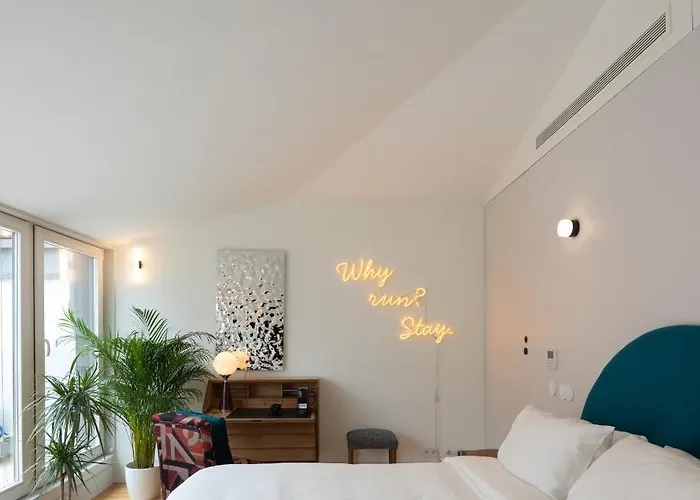 Alojamento de Acomodação e Pequeno-almoço Almadina Smart Luxury 4*